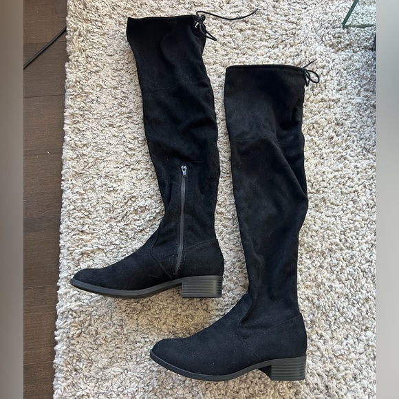 Lexi & Abbie Over The Knee Boots in Black - Picture 5 of 8